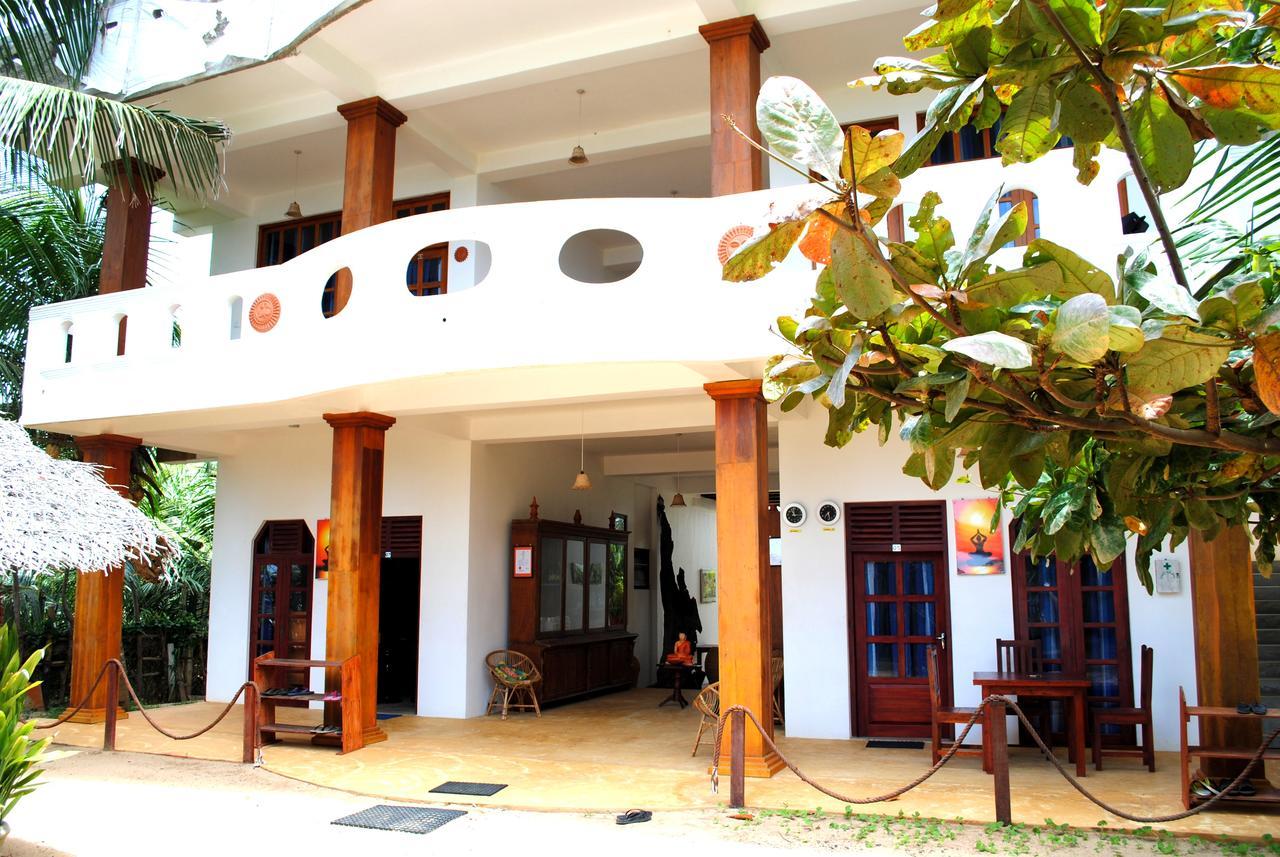 Asha Beach & Spa Тангалла Экстерьер фото