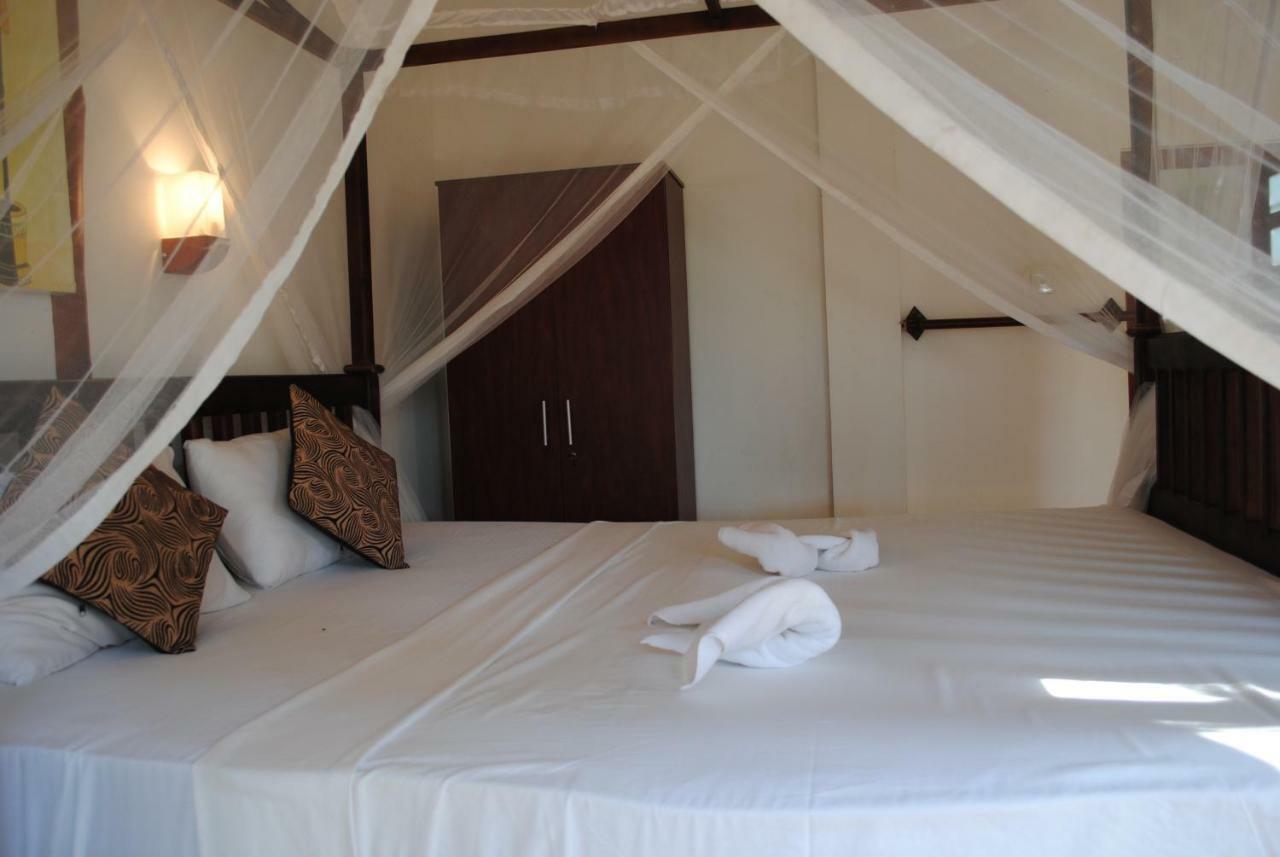 Asha Beach & Spa Тангалла Экстерьер фото